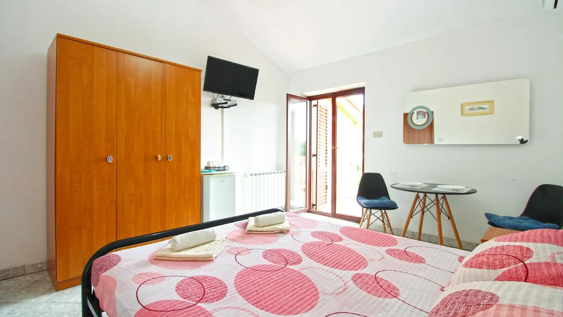 Apartments And Rooms Stoja Pula 1864 Homestay